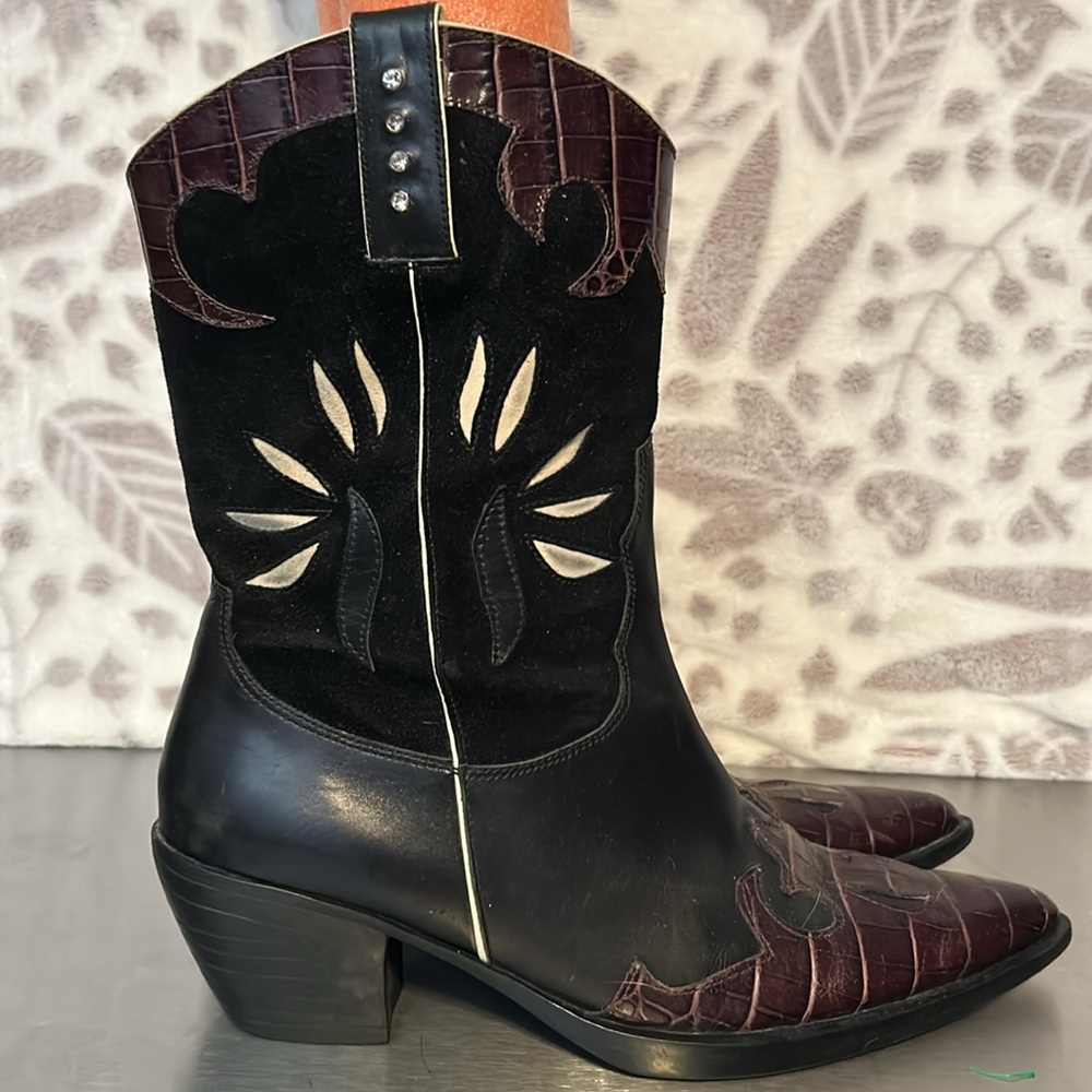 Vaneli  Jeska suede leather western style pointy to cowgirl boots 9.5